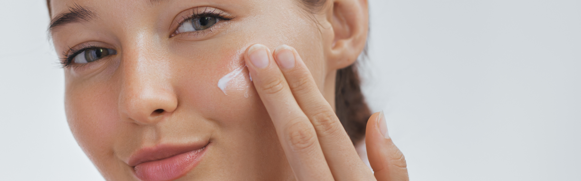 Nettoyage du visage : phase huileuse et phase aqueuse, double nettoyage