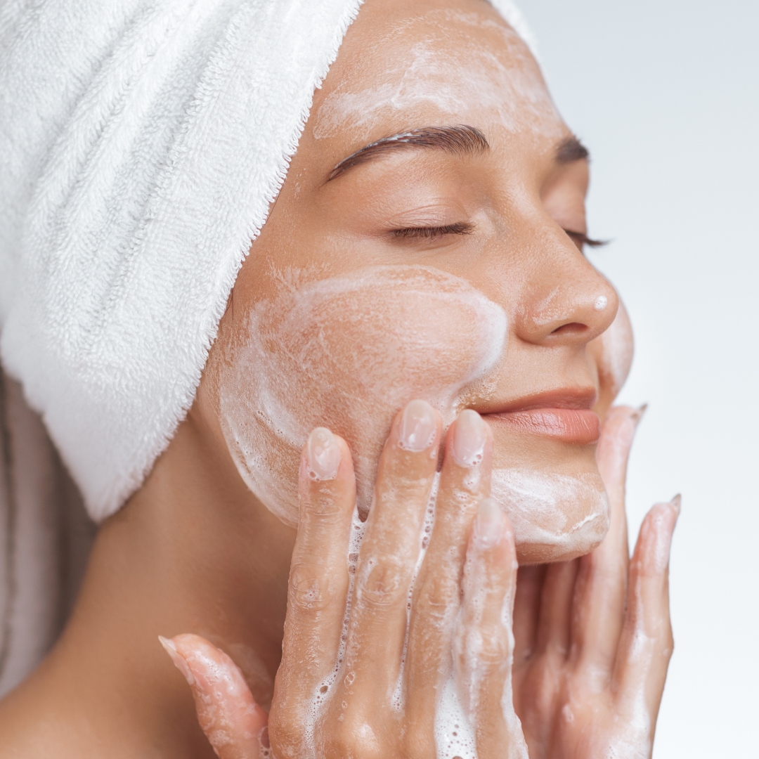 Nettoyer correctement le visage – How-to avec JANSSEN COSMETICS