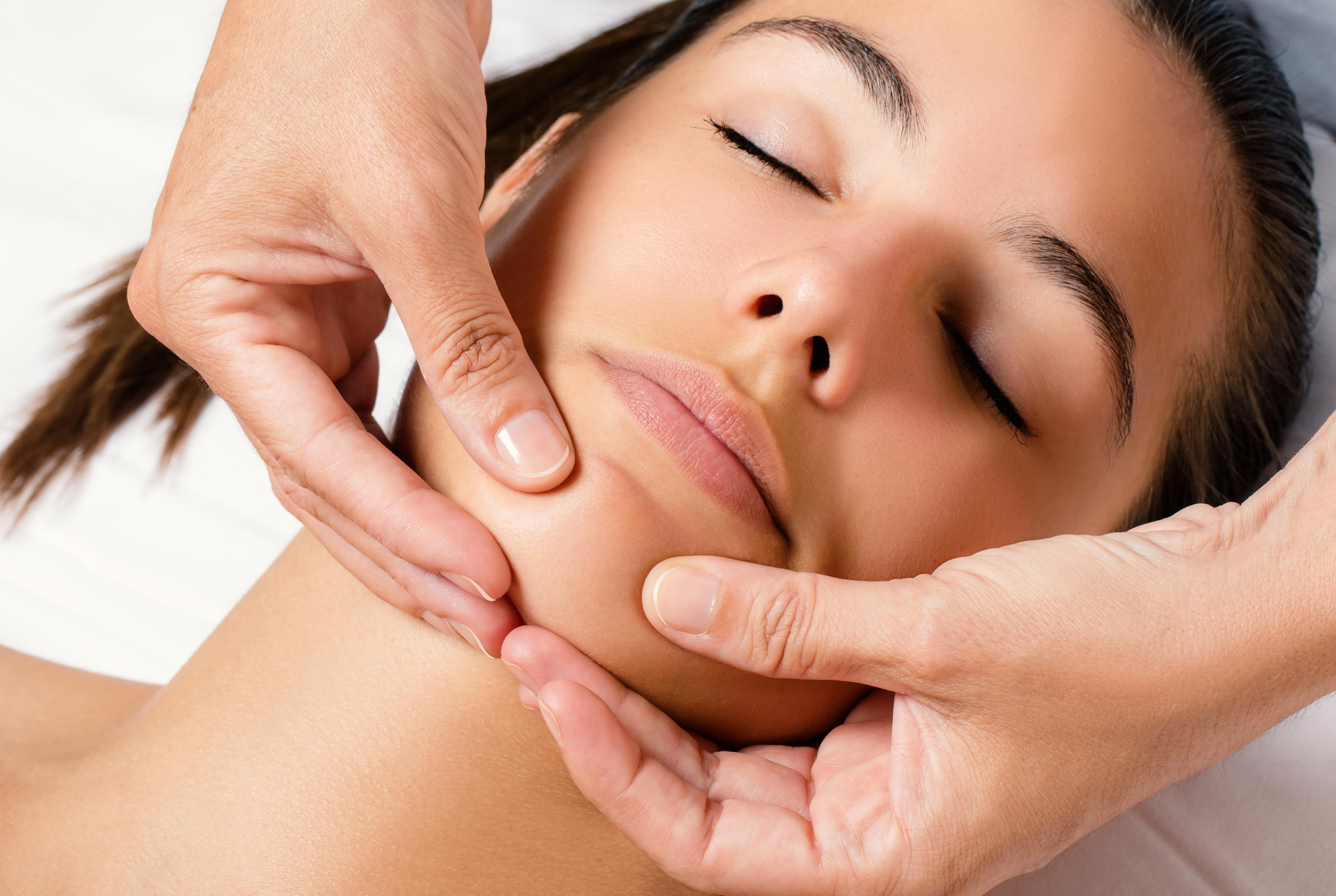 Masterclass Lift Contour Gesichtsmassage mit gezielten Faszien-Techniken